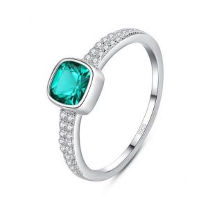 2022 New S925 Sterling Silver Ring Artificial Color Treasure Emerald Gemstone Fashion Ladies Ring